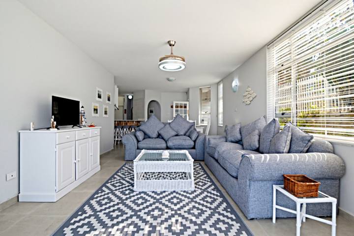 Driftwood 1 Lounge